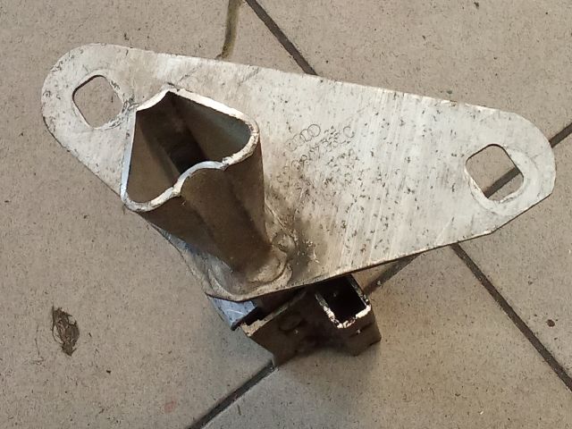 bontott AUDI A4 B5 Jobb hátsó Lökhárító Merevítő (Fém)