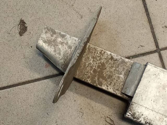 bontott AUDI A4 B5 Jobb hátsó Lökhárító Merevítő (Fém)