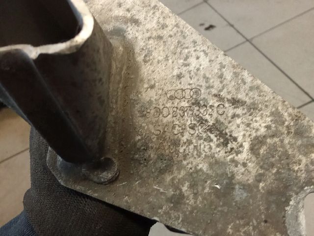 bontott AUDI A4 B5 Jobb hátsó Lökhárító Merevítő (Fém)