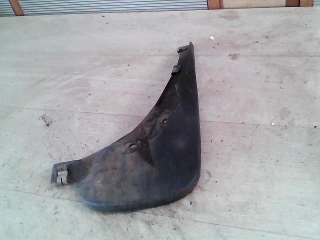 bontott AUDI A4 B5 Jobb hátsó Sárvédő Gumi