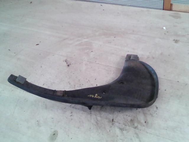 bontott AUDI A4 B5 Jobb hátsó Sárvédő Gumi