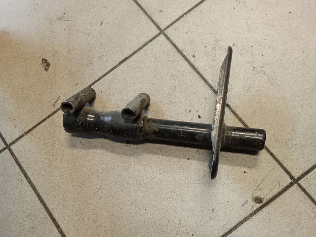 bontott AUDI A4 B5 Jobb Lökhárító Tartó Nyúlványvég