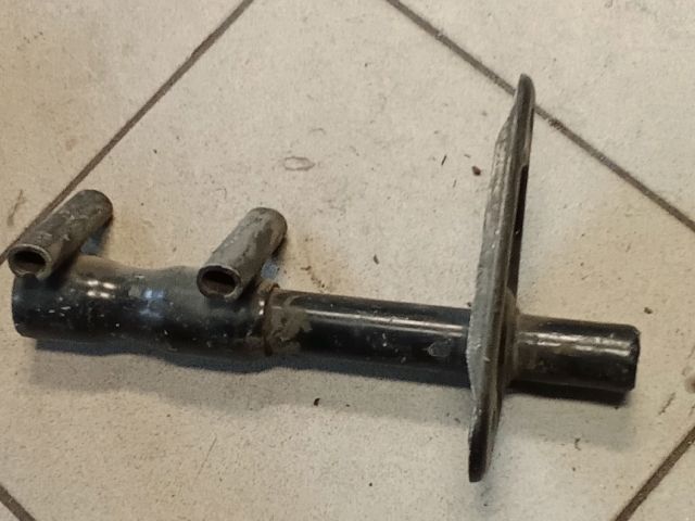 bontott AUDI A4 B5 Jobb Lökhárító Tartó Nyúlványvég