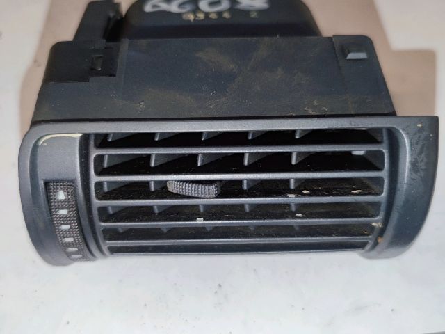 bontott AUDI A4 B5 Jobb Szellőző