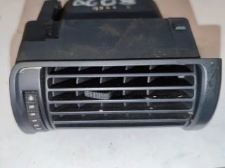bontott AUDI A4 B5 Jobb Szellőző