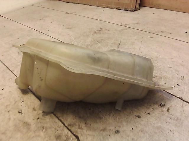 bontott AUDI A4 B5 Kiegyenlítő Tartály