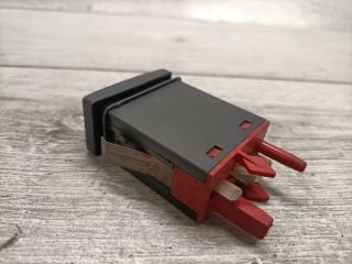 bontott AUDI A4 B5 Kipörgésgátló Kapcsoló