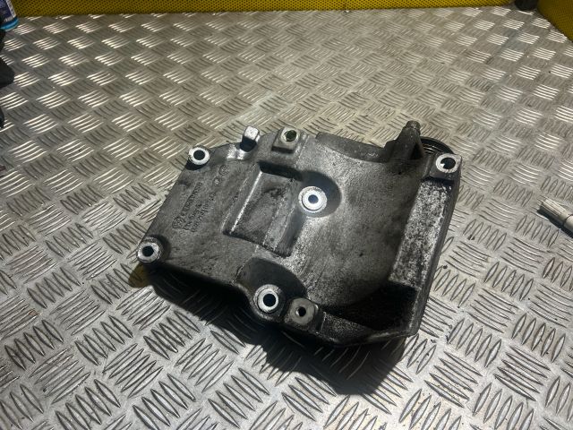 bontott AUDI A4 B5 Klíma Tartó Bak