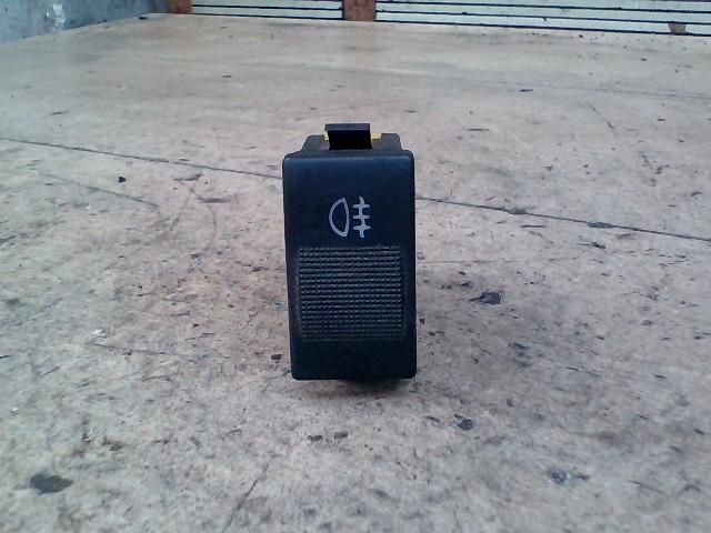 bontott AUDI A4 B5 Ködfényszóró (Pozíciófüggetlen)