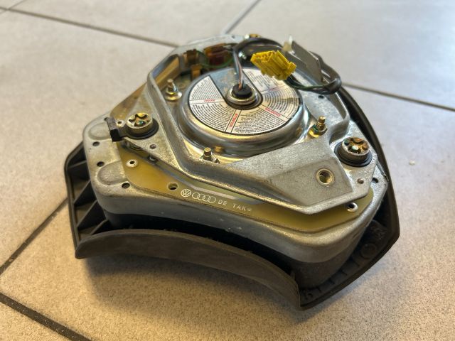 bontott AUDI A4 B5 Kormánylégzsák