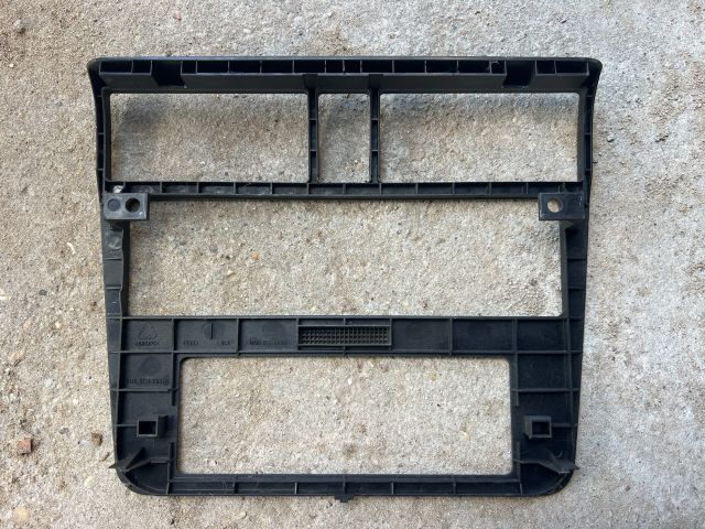 bontott AUDI A4 B5 Középkonzol Keret