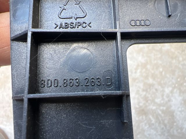 bontott AUDI A4 B5 Középkonzol Keret