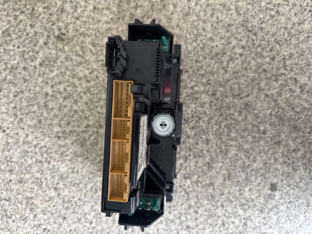 bontott AUDI A4 B5 Középkonzol Vezérlő Panel