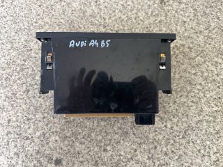 bontott AUDI A4 B5 Középkonzol Vezérlő Panel