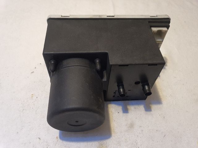 bontott AUDI A4 B5 Központizár Motor (Pozíciófüggetlen)