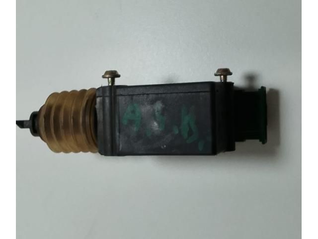 bontott AUDI A4 B5 Központizár Motor Tankajtó