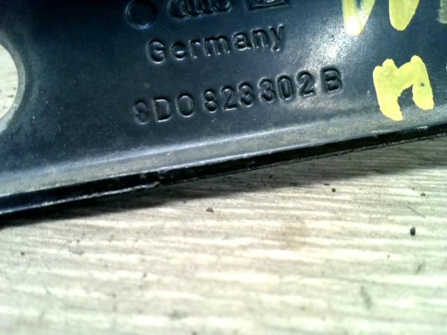 bontott AUDI A4 B5 Motorháztető Jobb Zsanér