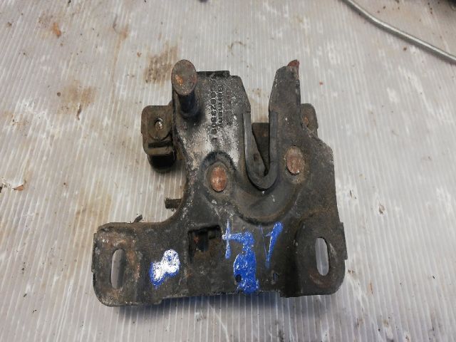 bontott AUDI A4 B5 Motorháztető Zárszerkezet