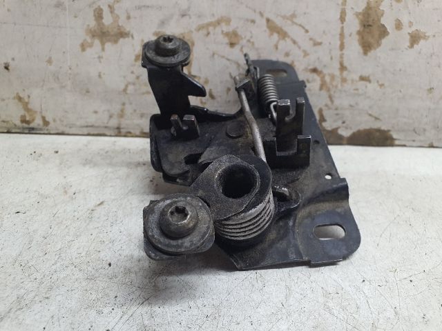 bontott AUDI A4 B5 Motorháztető Zárszerkezet