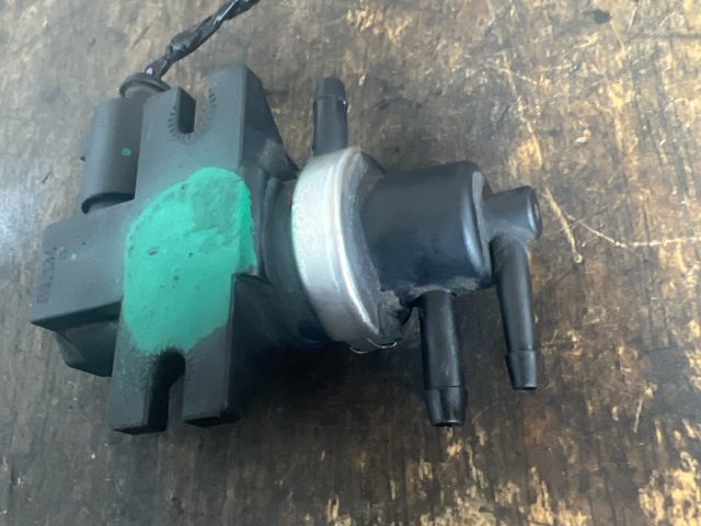 bontott AUDI A4 B5 Nyomásszabályzó Szelep