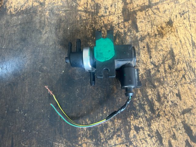 bontott AUDI A4 B5 Nyomásszabályzó Szelep