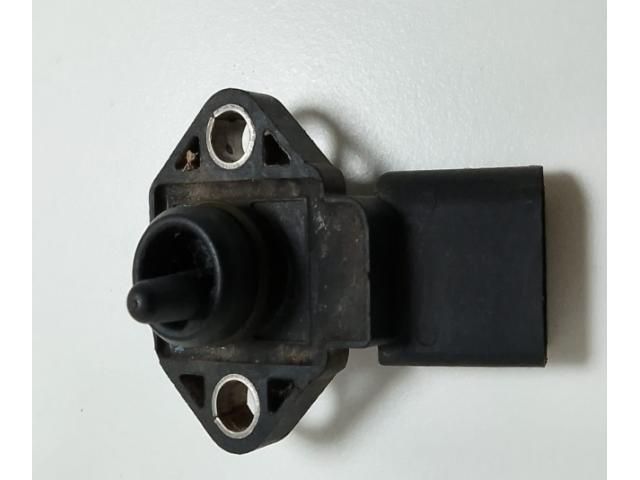 bontott AUDI A4 B5 Nyomástartó Szelep