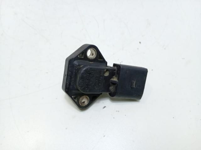 bontott AUDI A4 B5 Nyomástartó Szelep