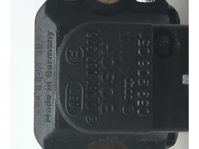 bontott AUDI A4 B5 Nyomástartó Szelep