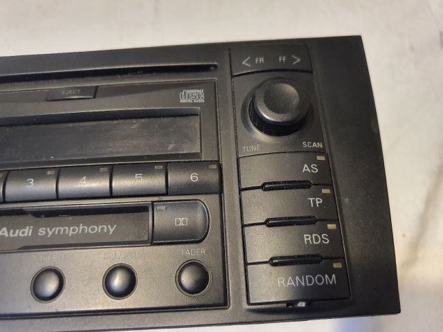 bontott AUDI A4 B5 Rádió / CD