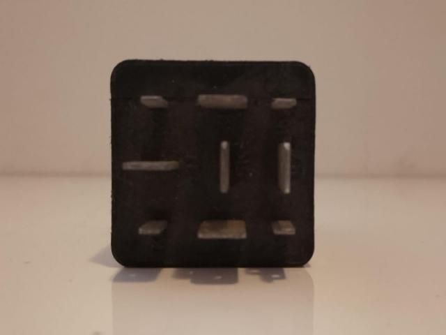 bontott AUDI A4 B5 Relé