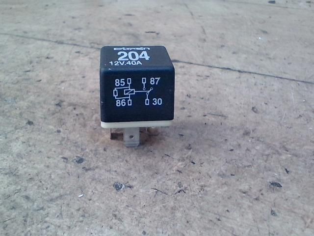 bontott AUDI A4 B5 Relé