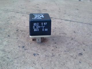 bontott AUDI A4 B5 Relé