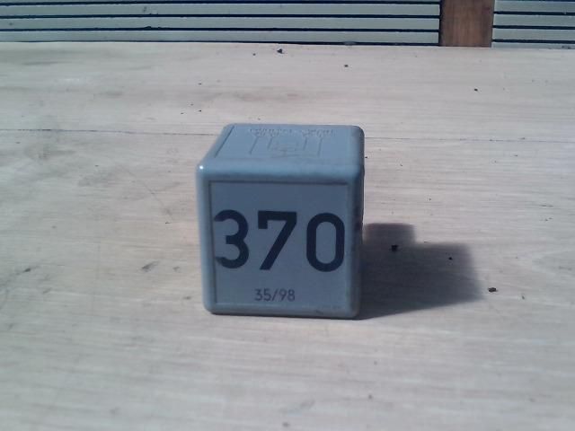 bontott AUDI A4 B5 Relé