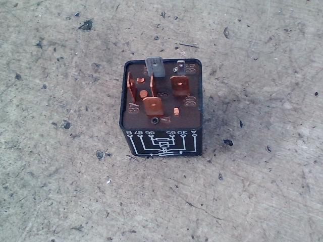 bontott AUDI A4 B5 Relé