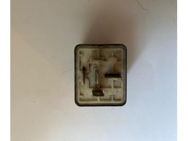 bontott AUDI A4 B5 Relé