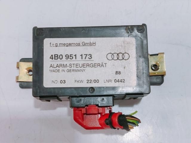 bontott AUDI A4 B5 Riasztó Központ