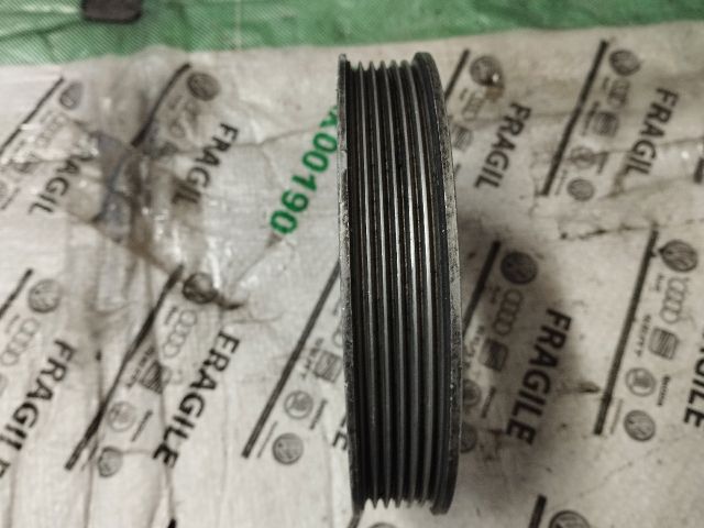 bontott AUDI A4 B5 Szervó Szivattyú Szíjtárcsa