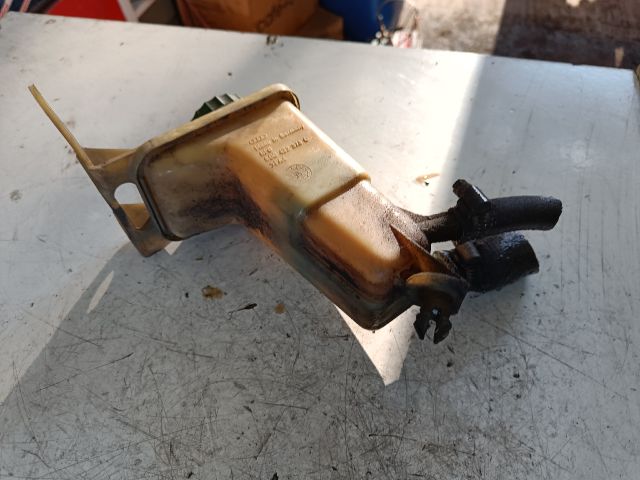 bontott AUDI A4 B5 Szervóolaj Tartály