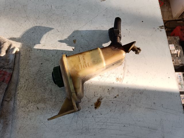 bontott AUDI A4 B5 Szervóolaj Tartály