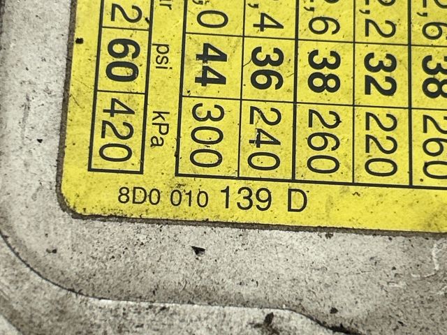 bontott AUDI A4 B5 Tankajtó