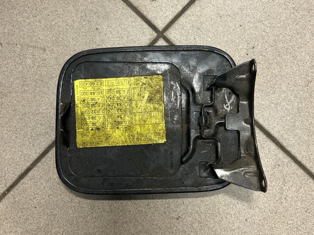 bontott AUDI A4 B5 Tankajtó