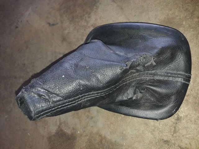 bontott AUDI A4 B5 Váltószoknya