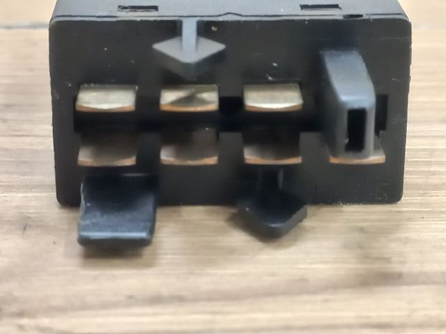 bontott AUDI A4 B5 Vészvillogó Kapcsoló