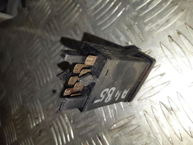 bontott AUDI A4 B5 Vészvillogó Kapcsoló