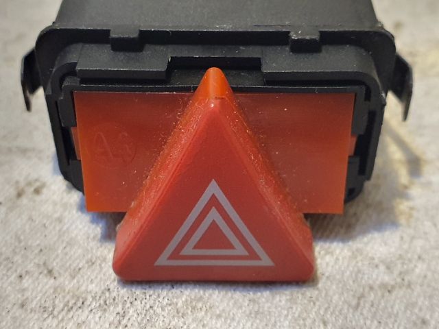 bontott AUDI A4 B5 Vészvillogó Kapcsoló