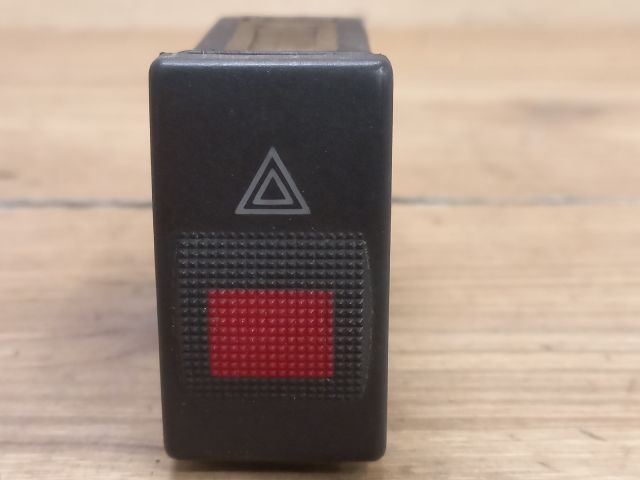 bontott AUDI A4 B5 Vészvillogó Kapcsoló