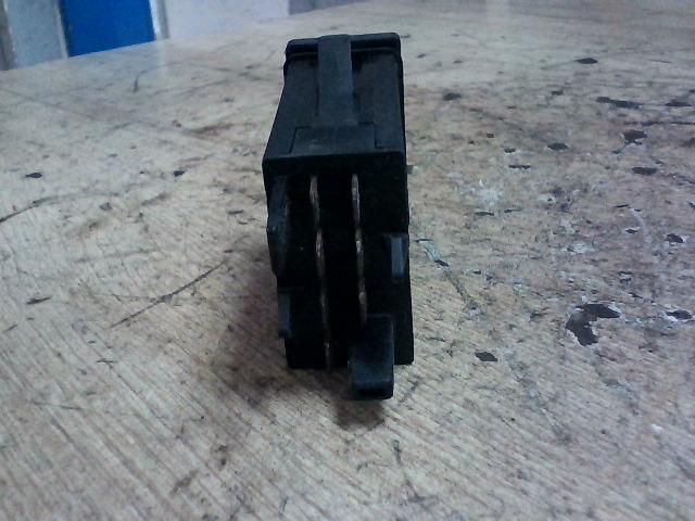 bontott AUDI A4 B5 Vészvillogó Kapcsoló