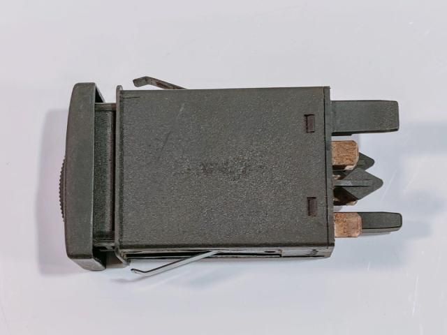 bontott AUDI A4 B5 Vészvillogó Kapcsoló