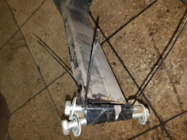 bontott AUDI A4 B5 Vonóhorog