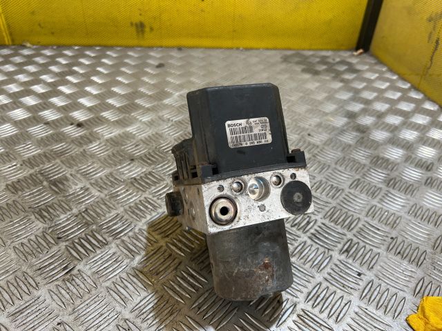 bontott AUDI A4 B6 ABS Kocka